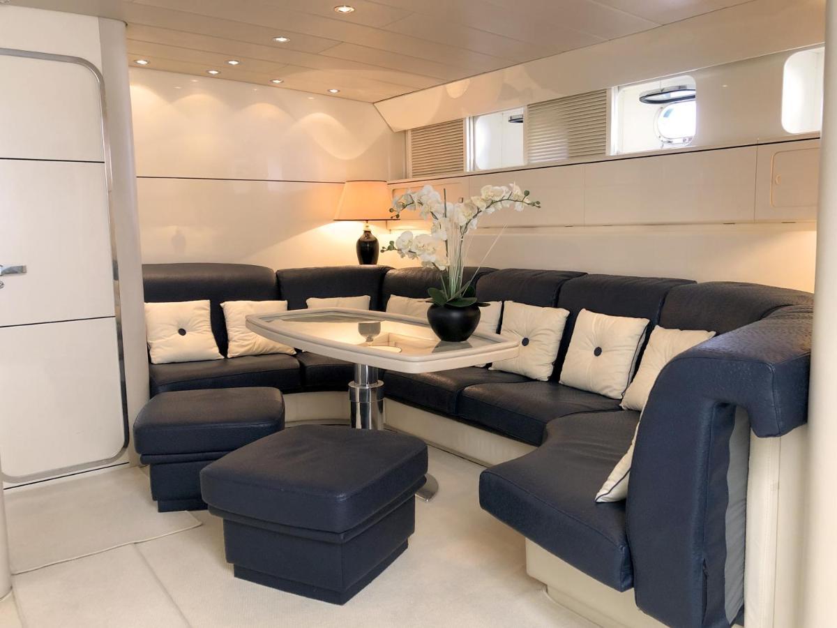 Home Sweet Boat - Chambres D'Hotes Empuriabrava Kültér fotó