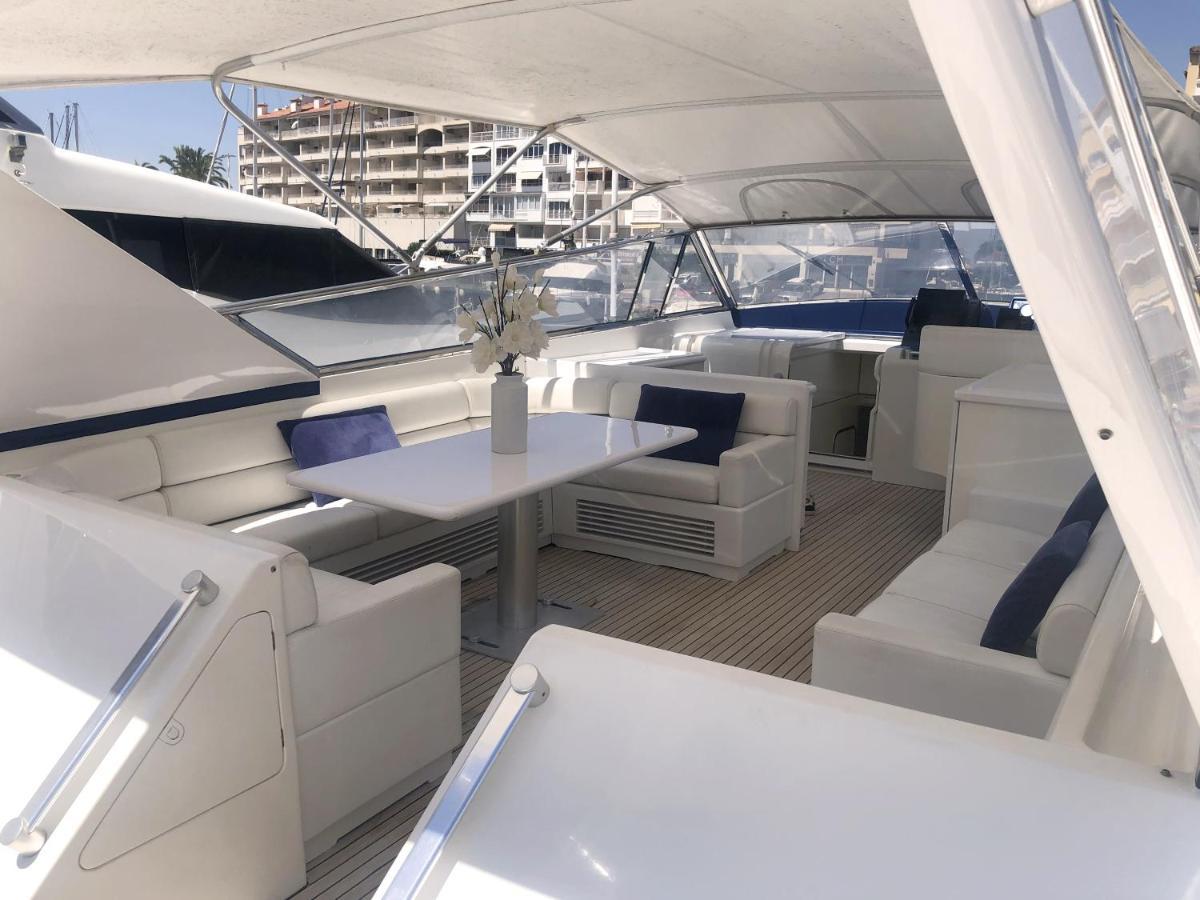 Home Sweet Boat - Chambres D'Hotes Empuriabrava Kültér fotó