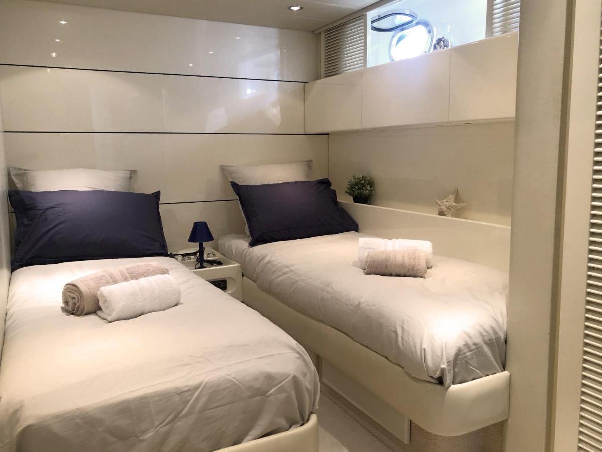 Home Sweet Boat - Chambres D'Hotes Empuriabrava Kültér fotó